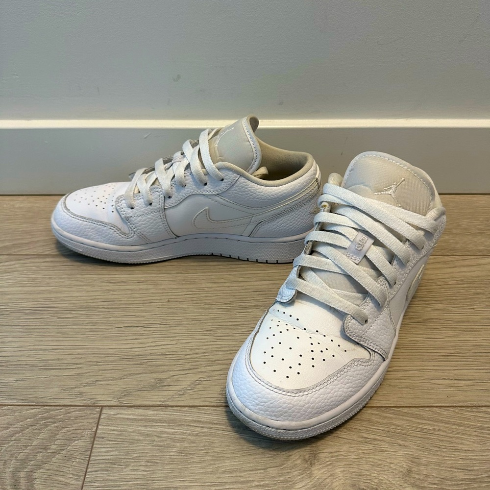 NIKE Air Jordan 1 Low White Sneakers 5Y